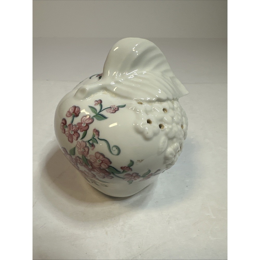Southern Heirlooms Elizabeth Arden Potpourri Shaker Apple Floral Pattern Japan